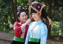 黒タイ族の魂ピエウというスカーフ